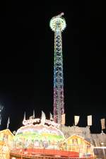Der Power Tower bei nacht.66 meter freier fall! Cranger Kirmes 2009